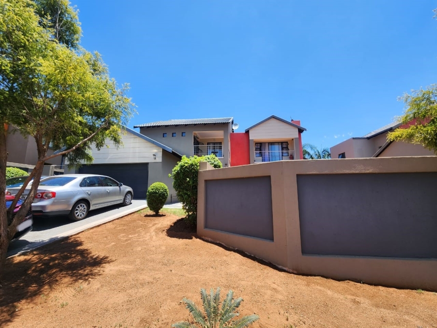 4 Bedroom Property for Sale in Magalieskruin Gauteng