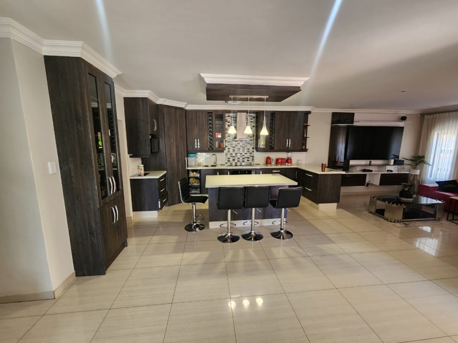 4 Bedroom Property for Sale in Magalieskruin Gauteng