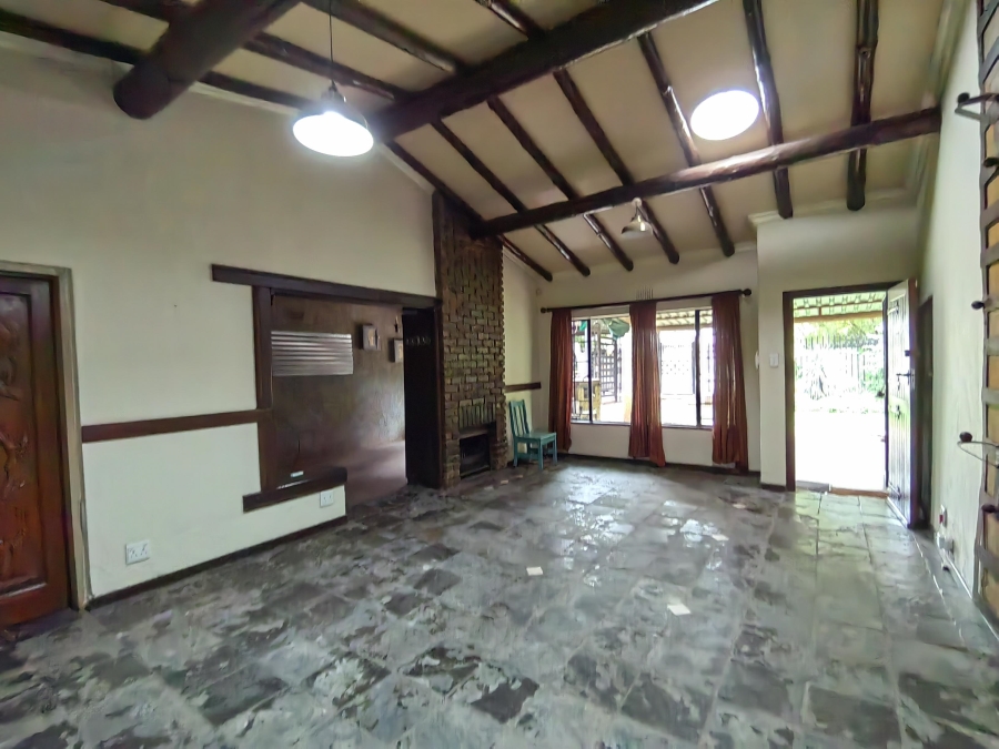 To Let 4 Bedroom Property for Rent in Waverley Gauteng