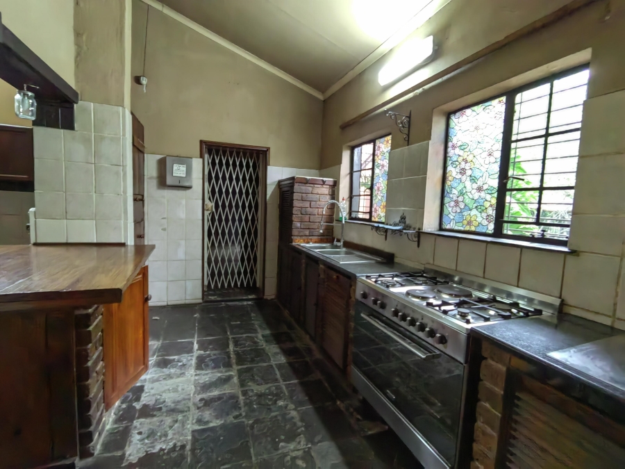 To Let 4 Bedroom Property for Rent in Waverley Gauteng