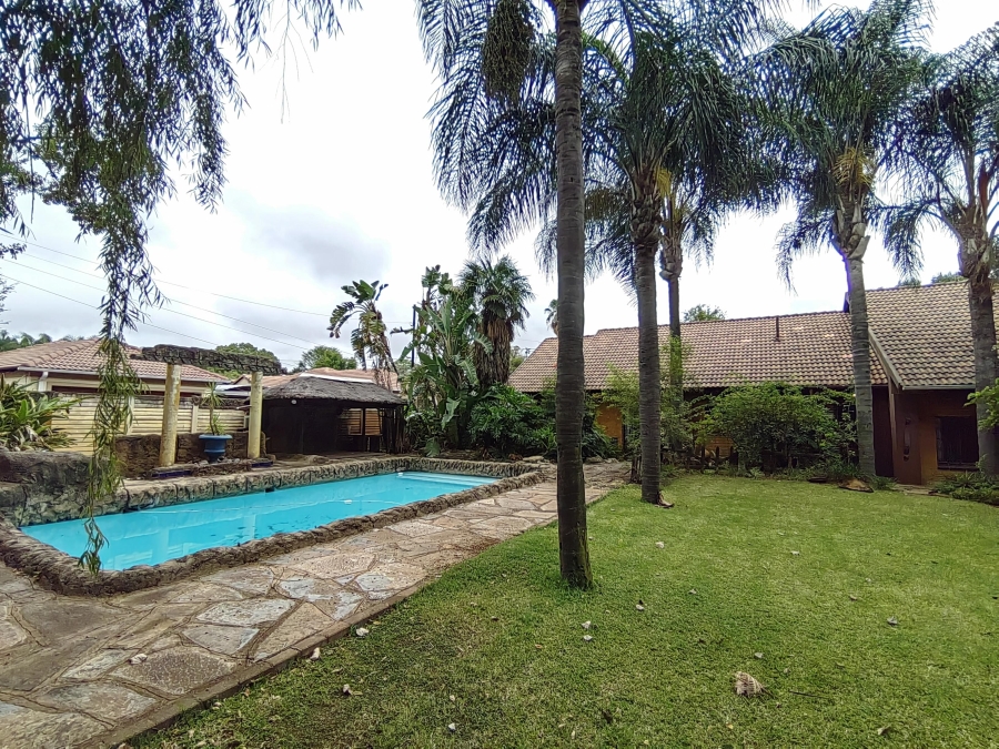 To Let 4 Bedroom Property for Rent in Waverley Gauteng