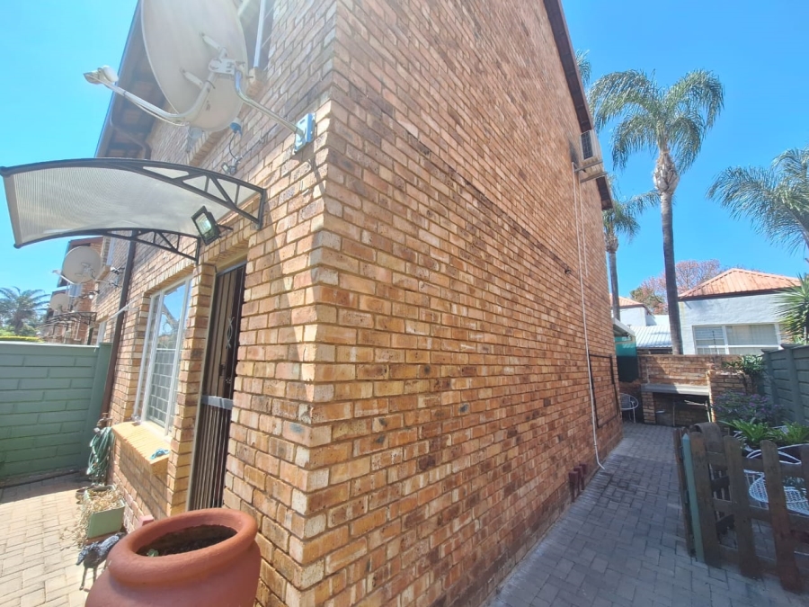 2 Bedroom Property for Sale in Sinoville Gauteng