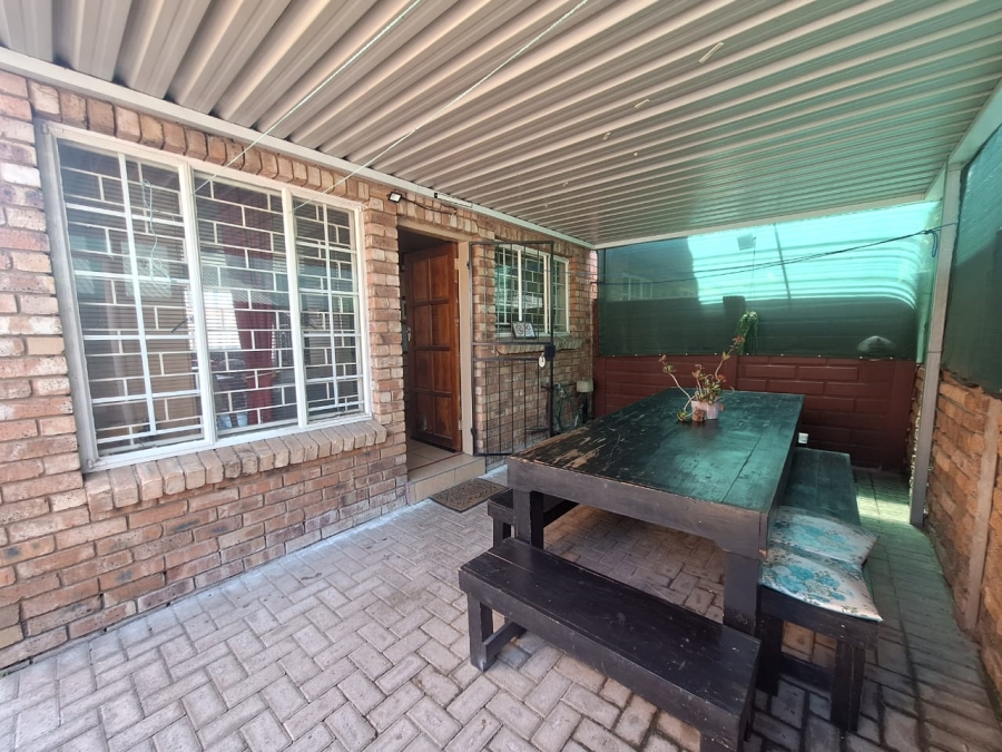 2 Bedroom Property for Sale in Sinoville Gauteng