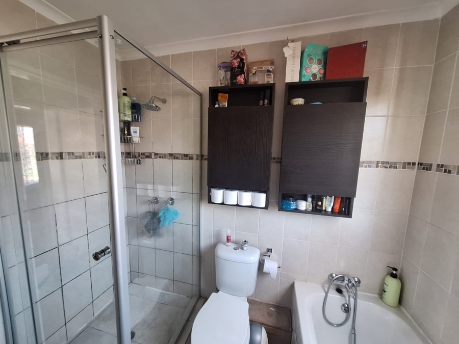 2 Bedroom Property for Sale in Sinoville Gauteng