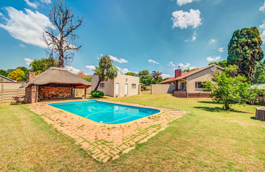 5 Bedroom Property for Sale in Eastleigh Gauteng