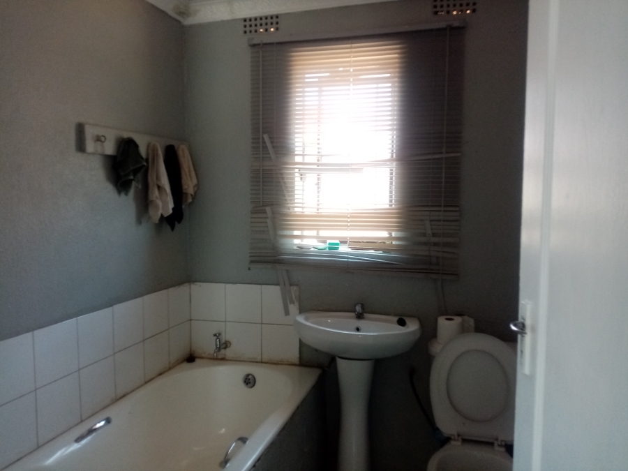 2 Bedroom Property for Sale in Tsakane Gauteng