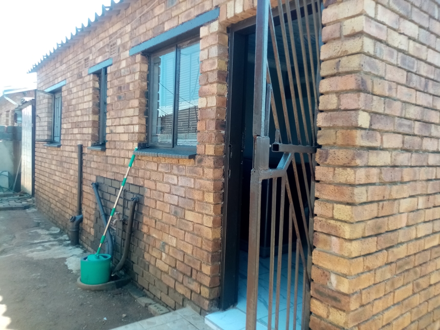 2 Bedroom Property for Sale in Tsakane Gauteng