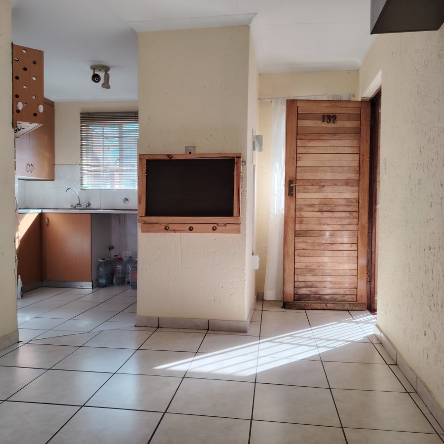 2 Bedroom Property for Sale in Vorna Valley Gauteng