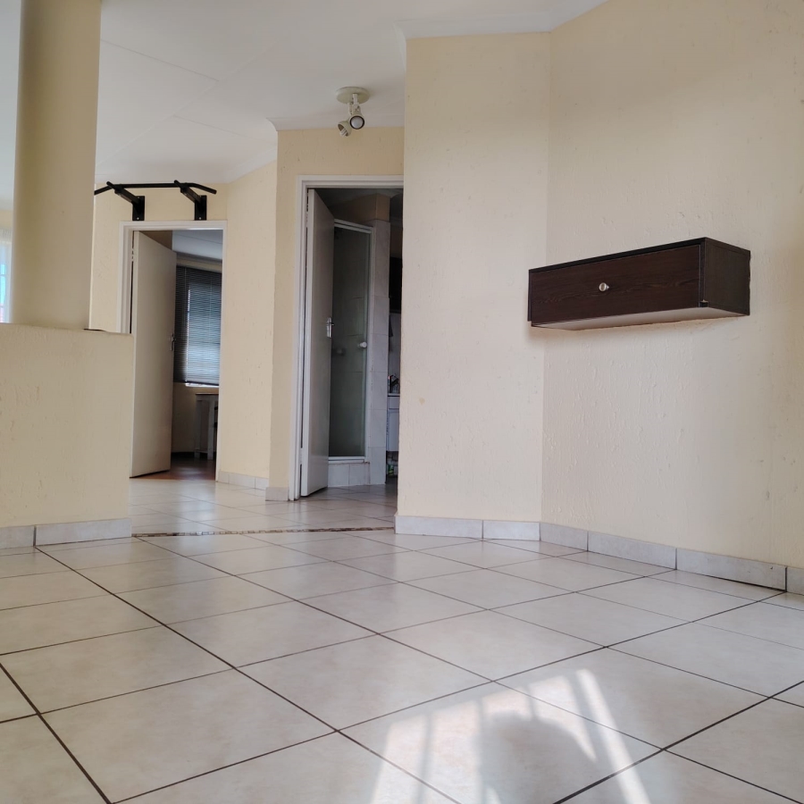 2 Bedroom Property for Sale in Vorna Valley Gauteng