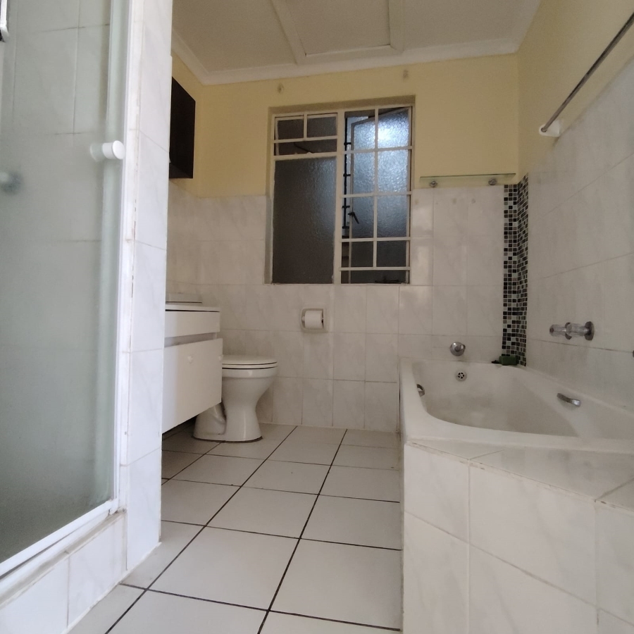 2 Bedroom Property for Sale in Vorna Valley Gauteng