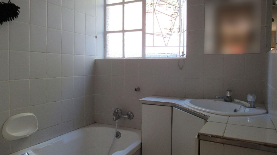 3 Bedroom Property for Sale in Fontainebleau Gauteng