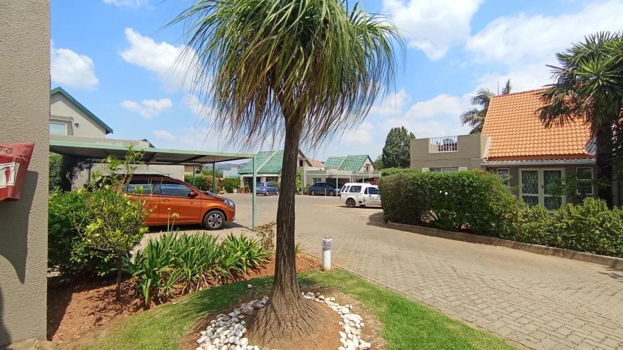 3 Bedroom Property for Sale in Weltevreden Park Gauteng