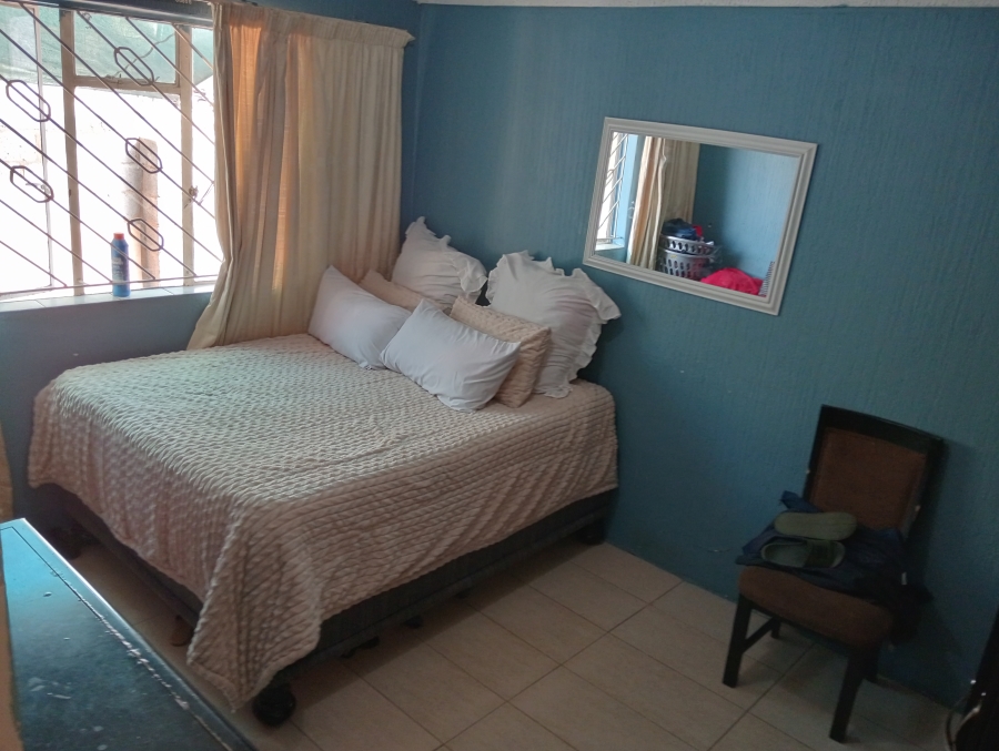 2 Bedroom Property for Sale in Chiawelo Gauteng