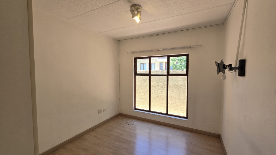 2 Bedroom Property for Sale in Sunninghill Gauteng