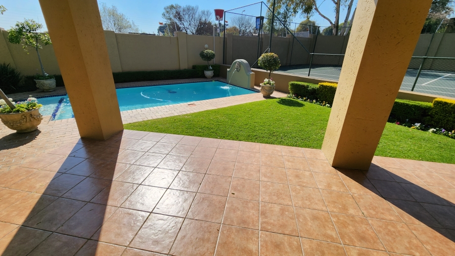 2 Bedroom Property for Sale in Sunninghill Gauteng