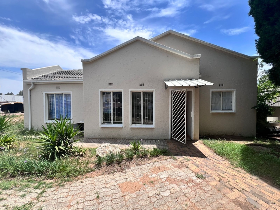 To Let 3 Bedroom Property for Rent in Buccleuch Gauteng