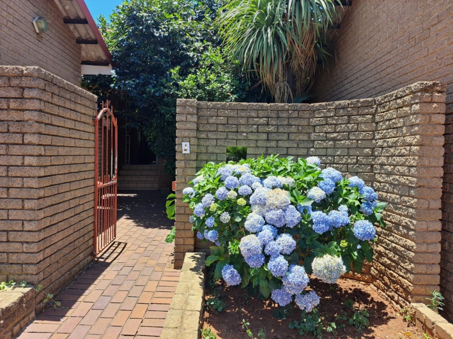 3 Bedroom Property for Sale in Constantia Kloof Gauteng