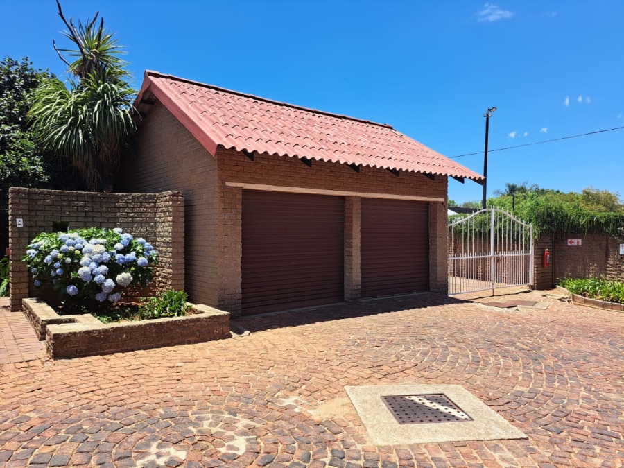 3 Bedroom Property for Sale in Constantia Kloof Gauteng