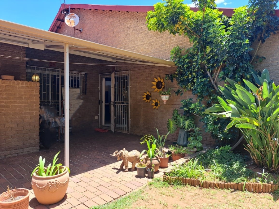 3 Bedroom Property for Sale in Constantia Kloof Gauteng