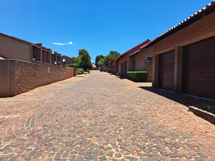 3 Bedroom Property for Sale in Constantia Kloof Gauteng