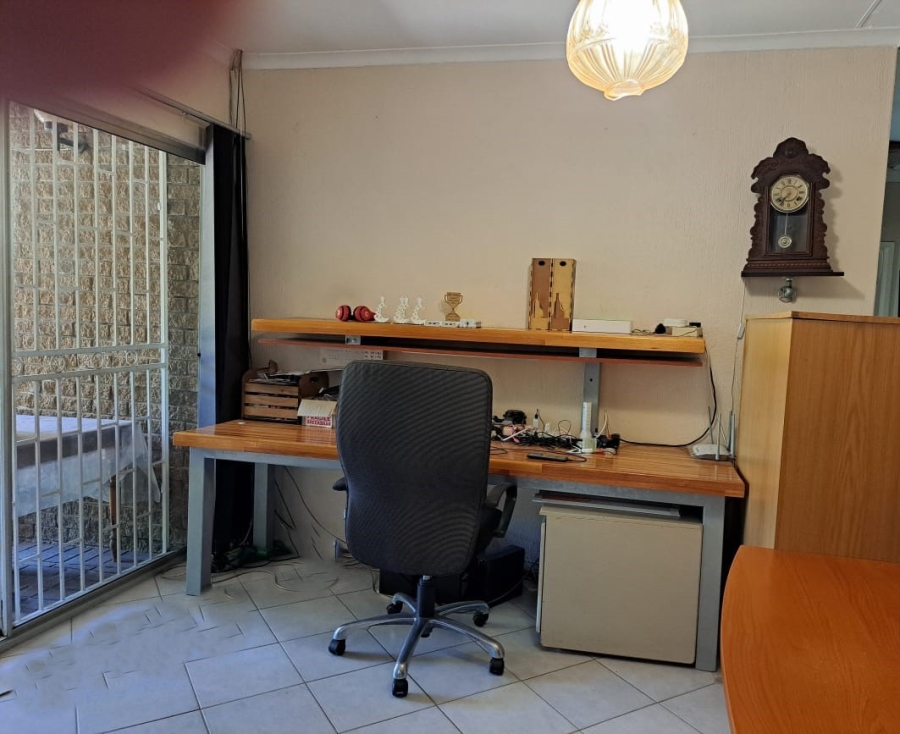 3 Bedroom Property for Sale in Constantia Kloof Gauteng