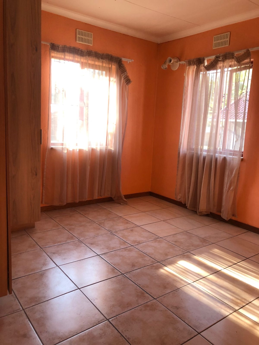 To Let 5 Bedroom Property for Rent in President Park Gauteng