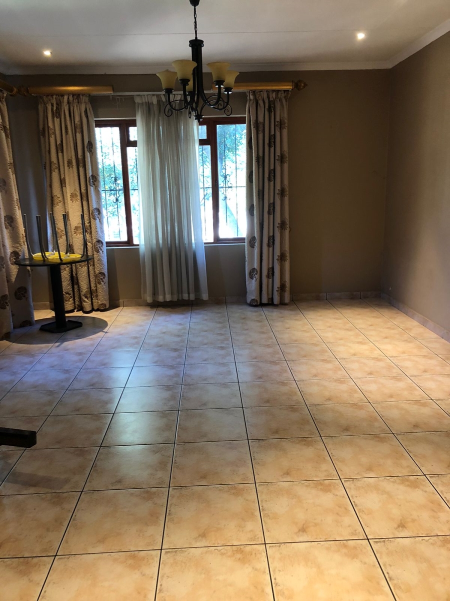 To Let 5 Bedroom Property for Rent in President Park Gauteng