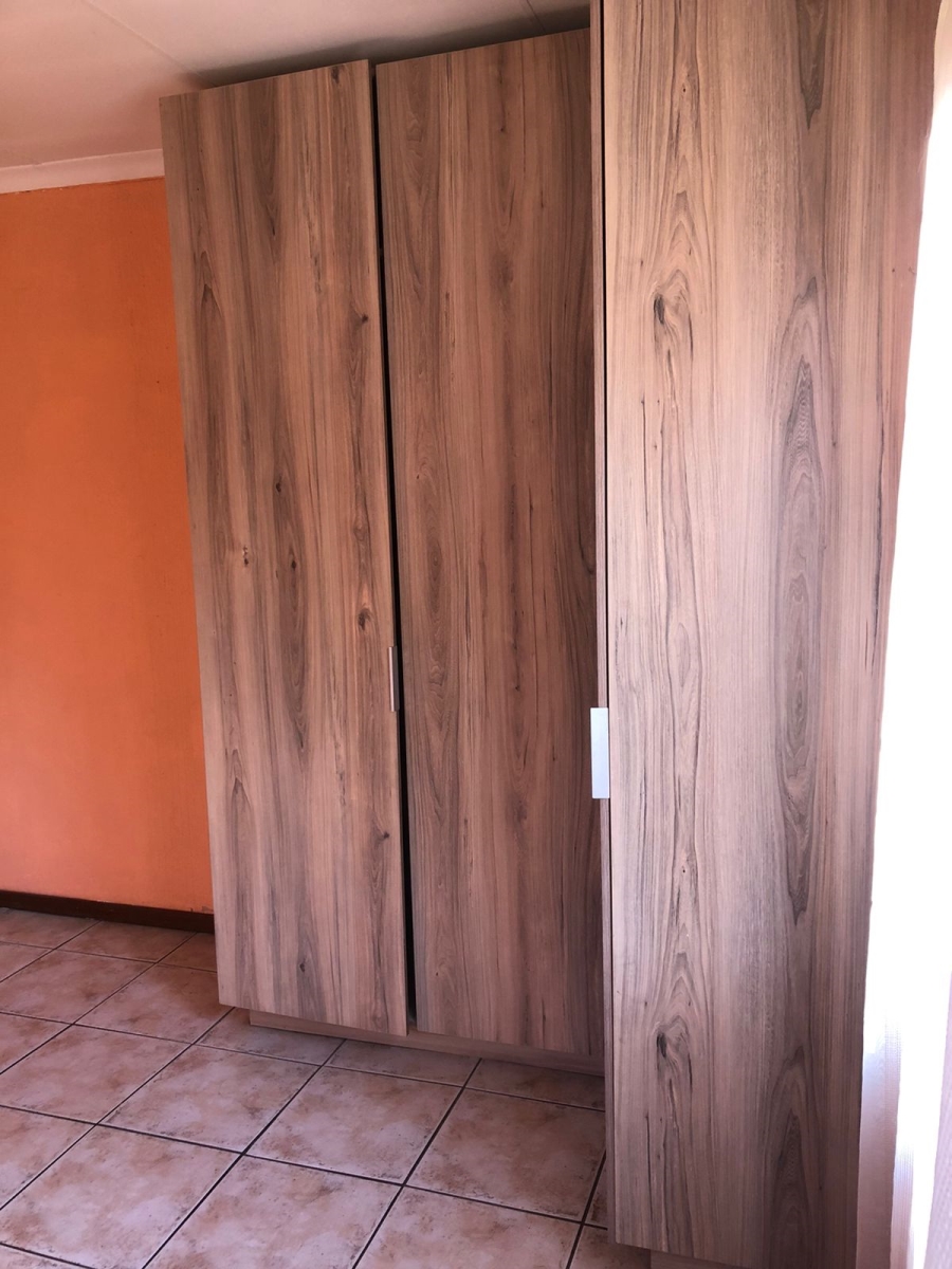 To Let 5 Bedroom Property for Rent in President Park Gauteng