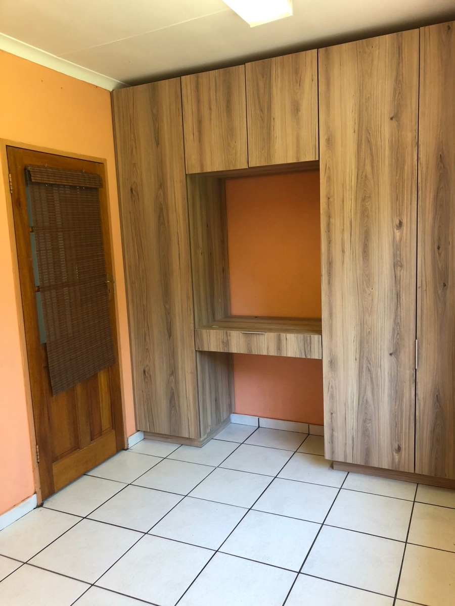 To Let 5 Bedroom Property for Rent in President Park Gauteng