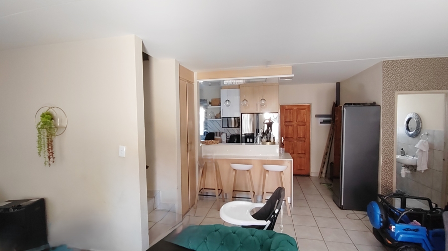 3 Bedroom Property for Sale in Annlin Gauteng