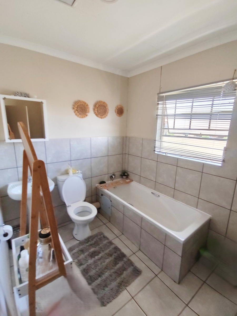 3 Bedroom Property for Sale in Annlin Gauteng