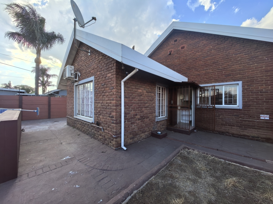 3 Bedroom Property for Sale in East Lynne Gauteng