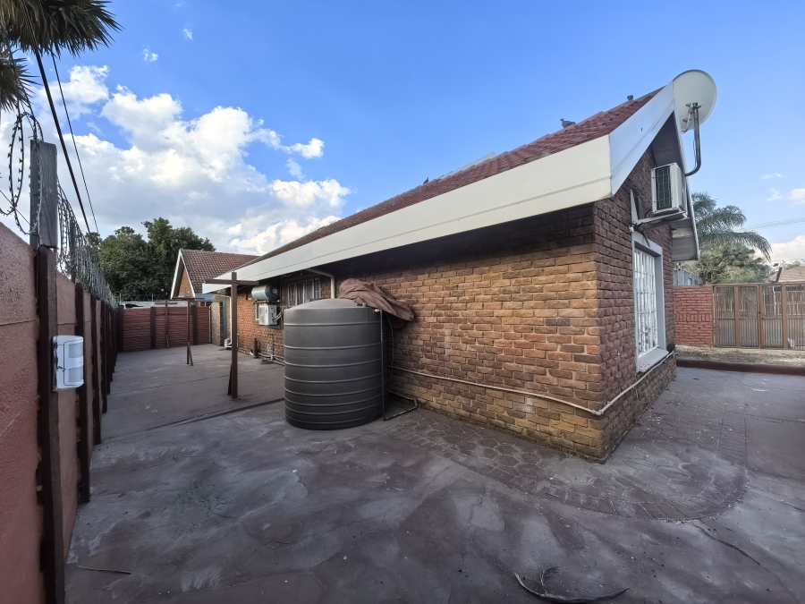 3 Bedroom Property for Sale in East Lynne Gauteng