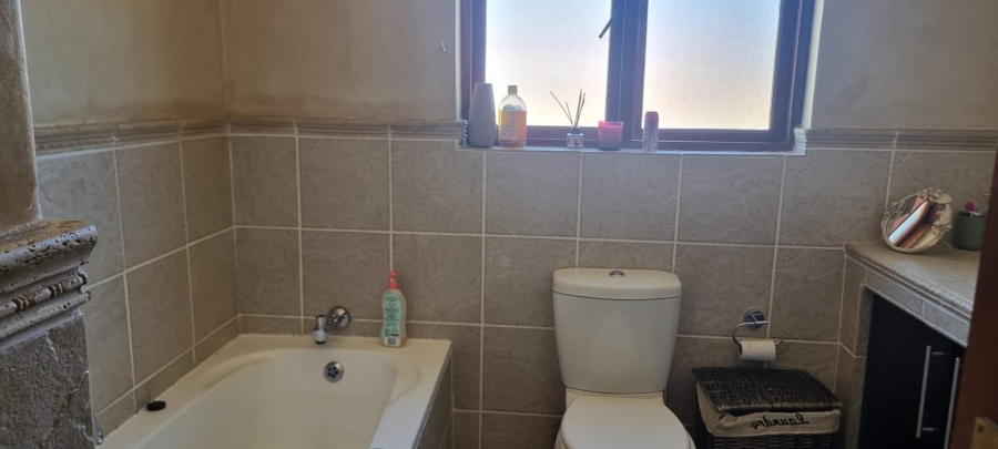 3 Bedroom Property for Sale in Broadacres Gauteng