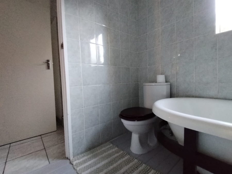 To Let 1 Bedroom Property for Rent in River Club Gauteng