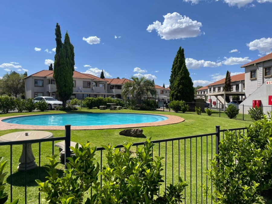 To Let 2 Bedroom Property for Rent in Emfuleni Golf Estate Gauteng