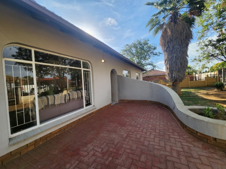 3 Bedroom Property for Sale in Falcon Ridge Gauteng