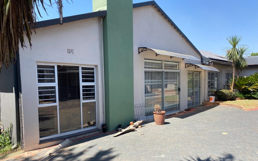 To Let 4 Bedroom Property for Rent in Birchleigh Gauteng