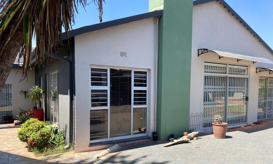 To Let 4 Bedroom Property for Rent in Birchleigh Gauteng