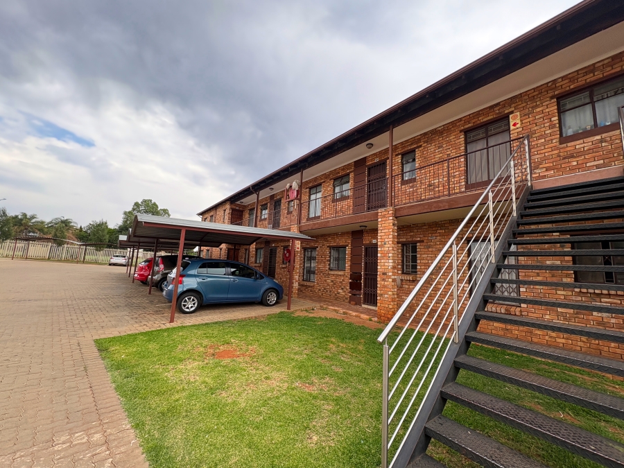 2 Bedroom Property for Sale in The Orchards Gauteng