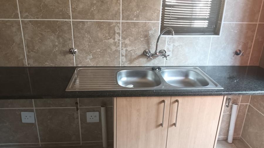 To Let 3 Bedroom Property for Rent in Chancliff A H Gauteng