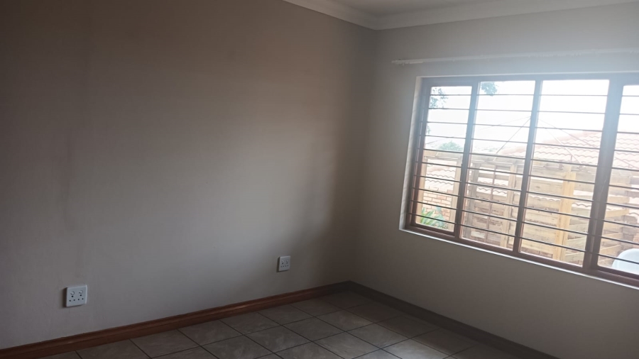 To Let 3 Bedroom Property for Rent in Chancliff A H Gauteng