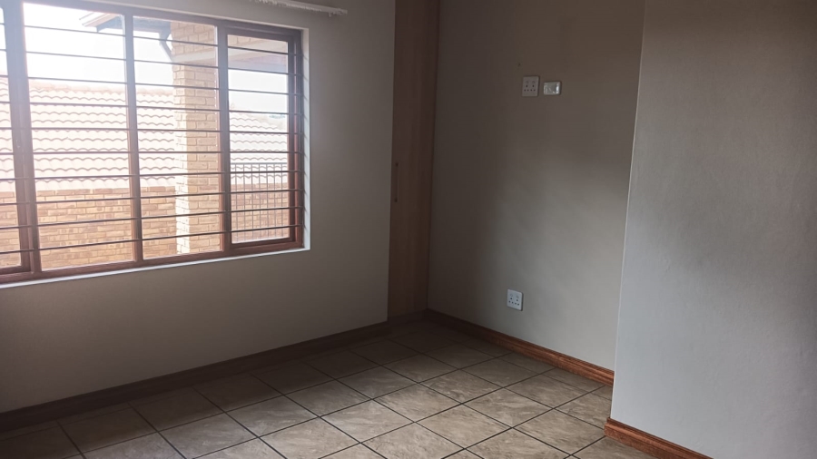 To Let 3 Bedroom Property for Rent in Chancliff A H Gauteng