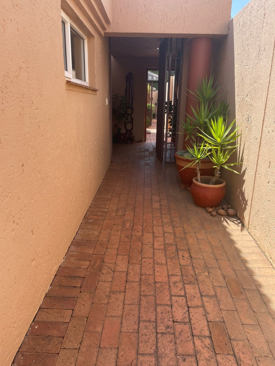 3 Bedroom Property for Sale in Monument Gauteng