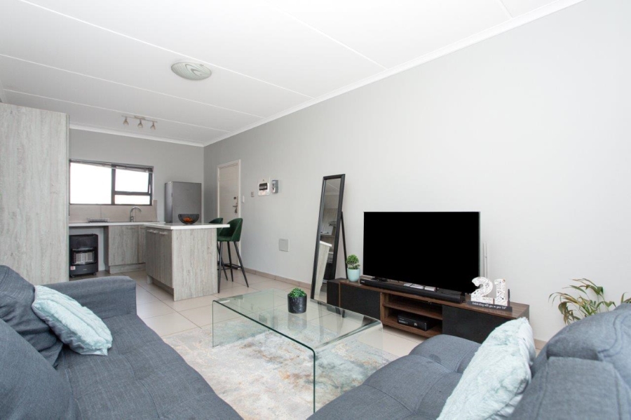 2 Bedroom Property for Sale in Erand Gardens Gauteng