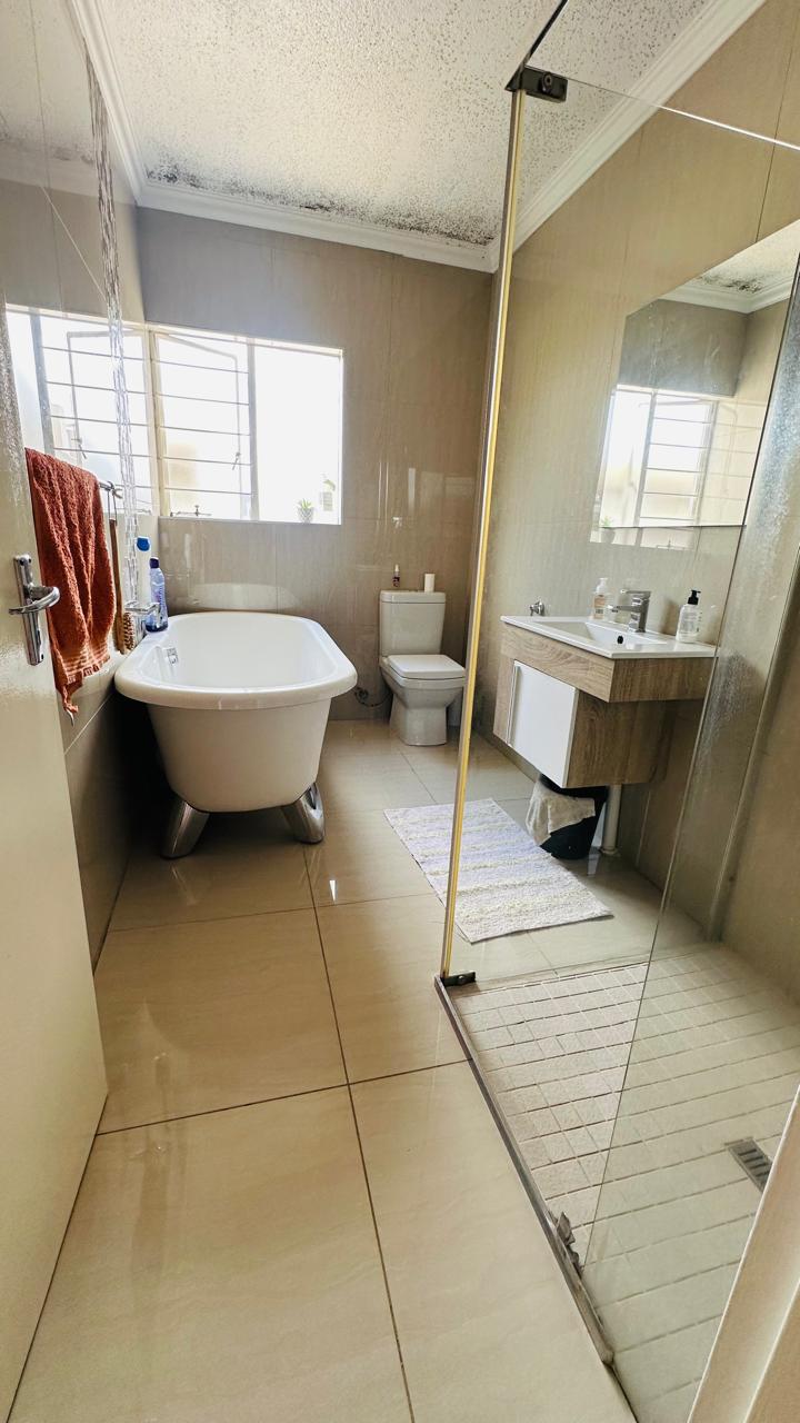 To Let 3 Bedroom Property for Rent in President Park Gauteng