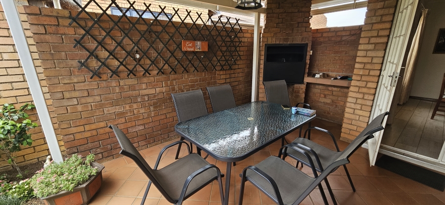 3 Bedroom Property for Sale in New Redruth Gauteng