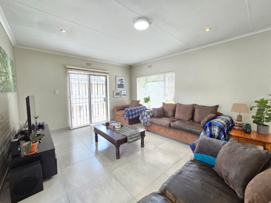 3 Bedroom Property for Sale in Buurendal Gauteng