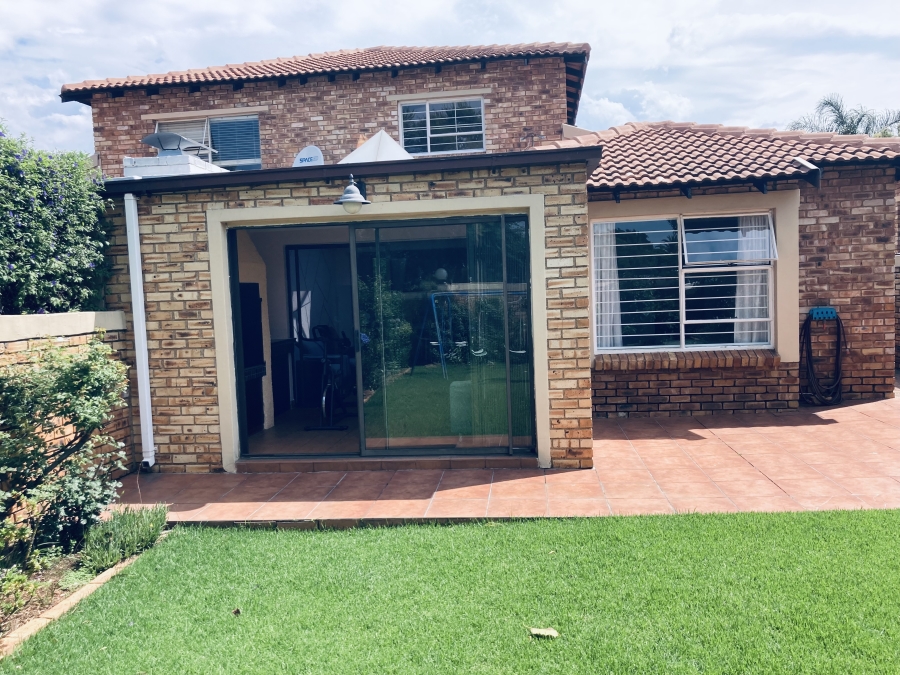 To Let 3 Bedroom Property for Rent in Weltevreden Park Gauteng