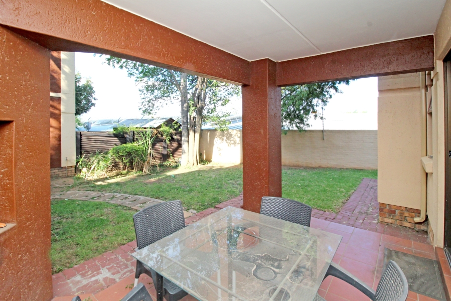 2 Bedroom Property for Sale in Bromhof Gauteng